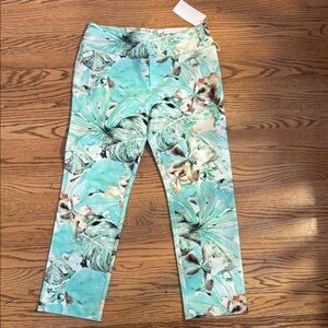 Soft Surroundings Women’s Leggings in Aqua and Brown Leaf Print. Petite Medium